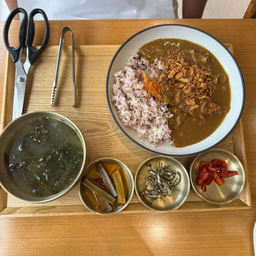 Doenjang jjigae with tofu and mushrooms