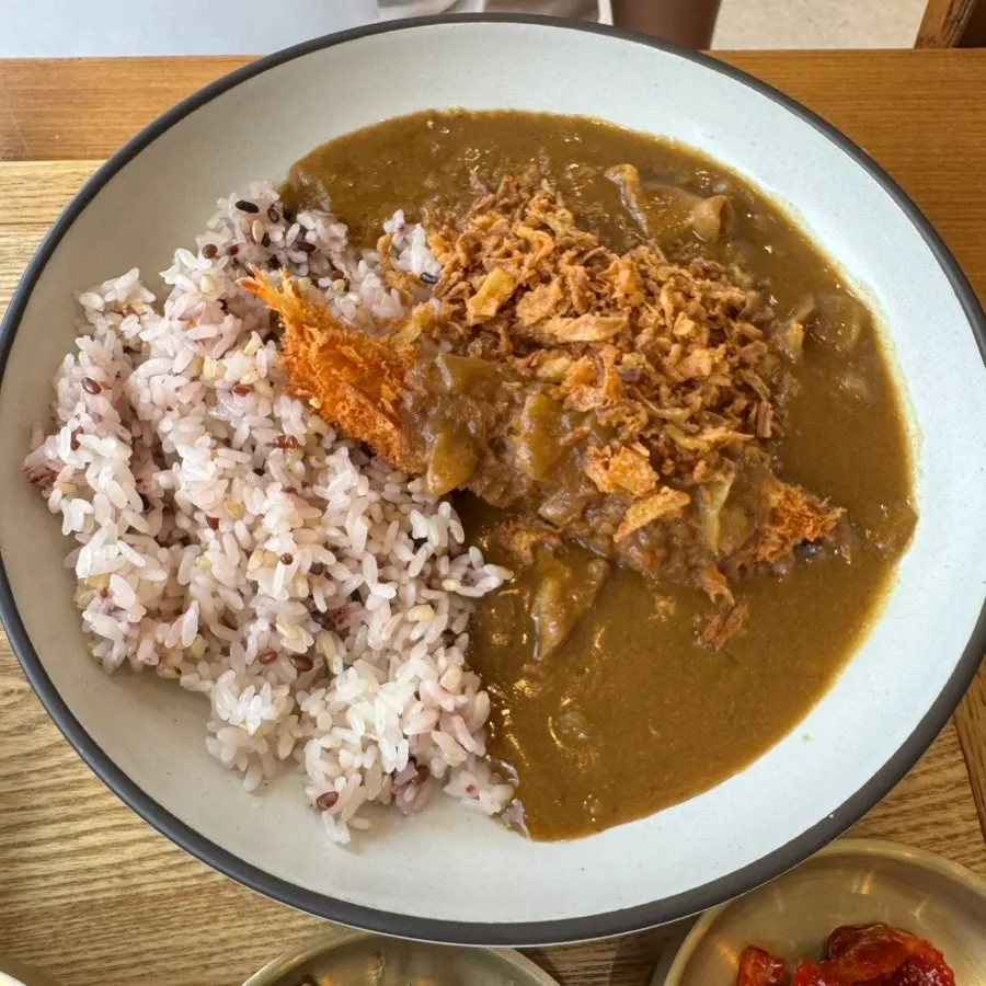 Crispy whole shrimp Japanese-style curry set