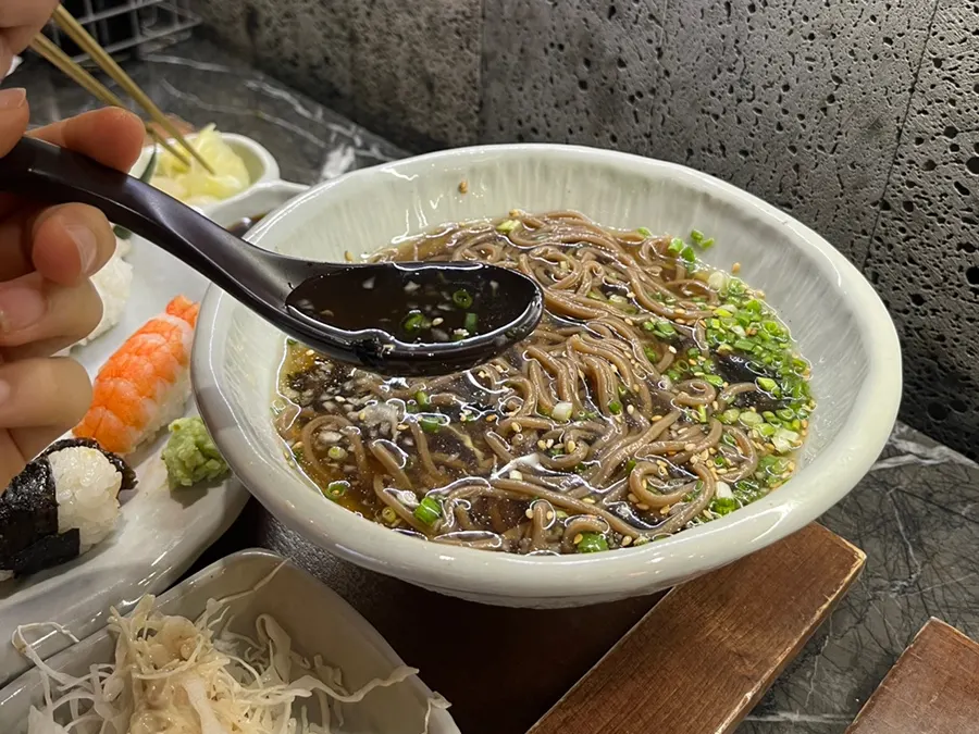 세트 변경으로 주문한 남해멸치냉모밀