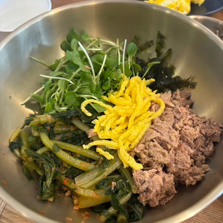 참치 열무비빔밥상 반찬 구성