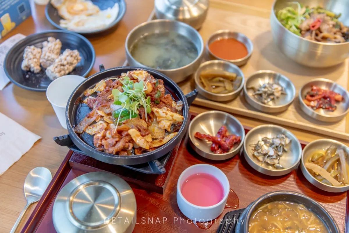 Grilled pork jeongsik set served on an individual brazier