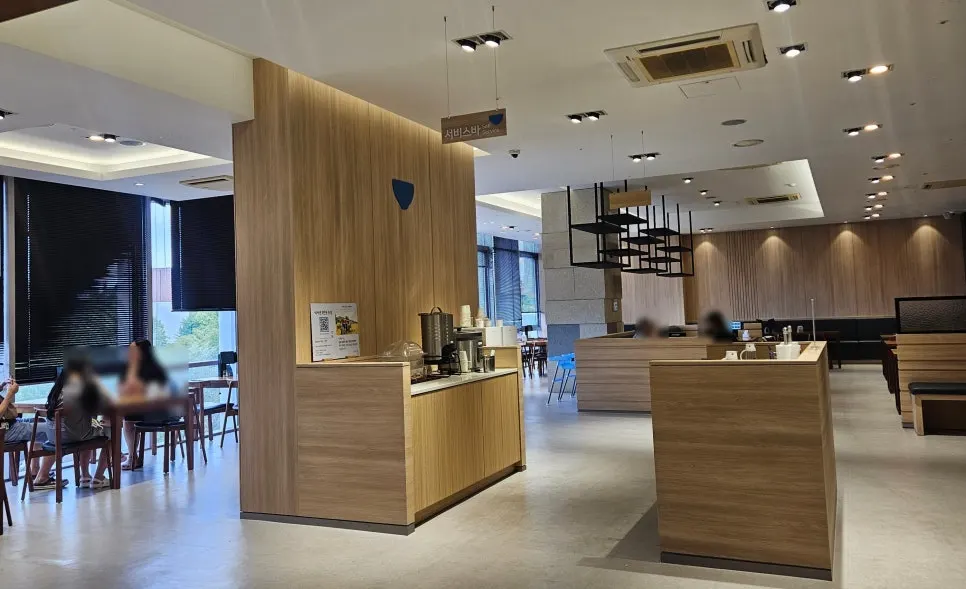 Spacious and clean interior hall at Cafe Dongi