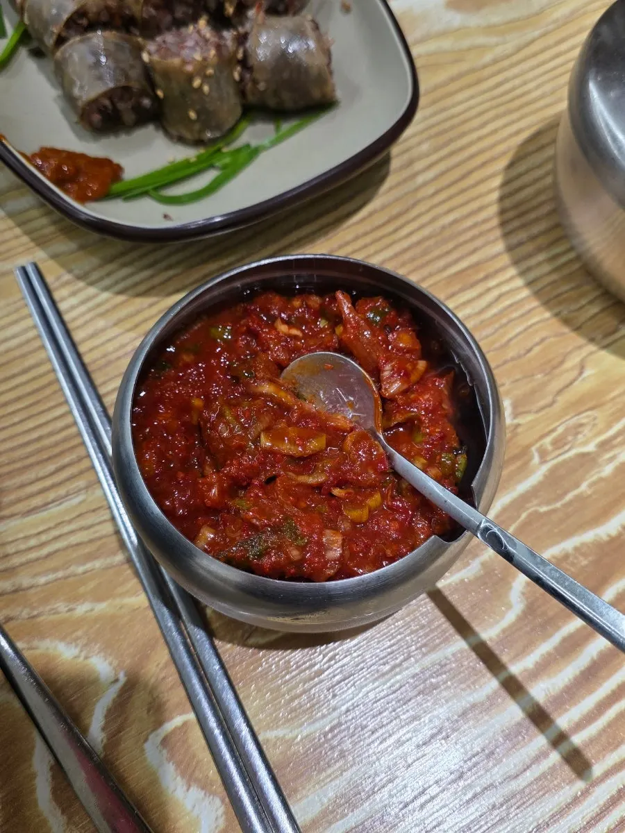 테이블에 준비된 다대기 통