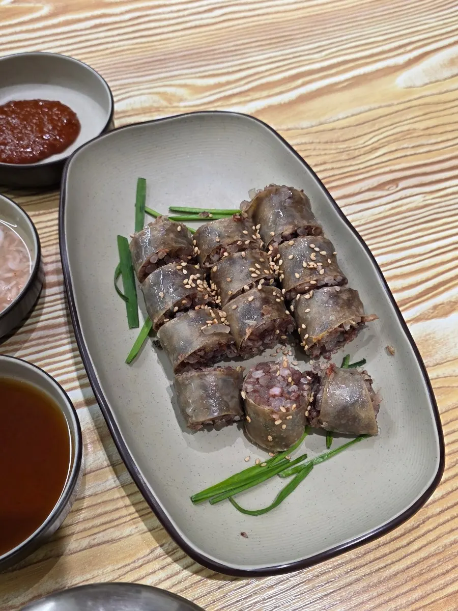 통통하고 부드러운 순대 한 접시