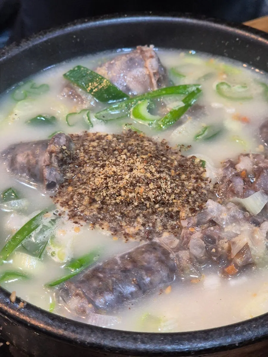 Sundaeguk packed with headmeat and organs