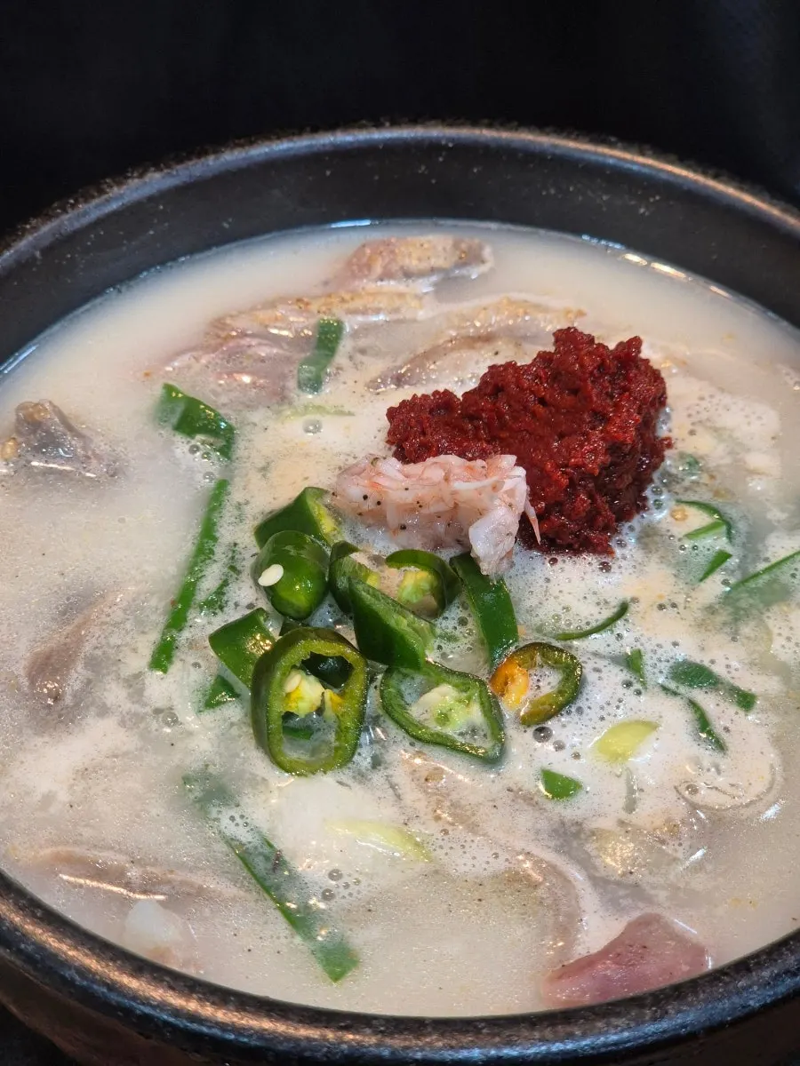 Sundae-only sundaeguk filled with native sausage