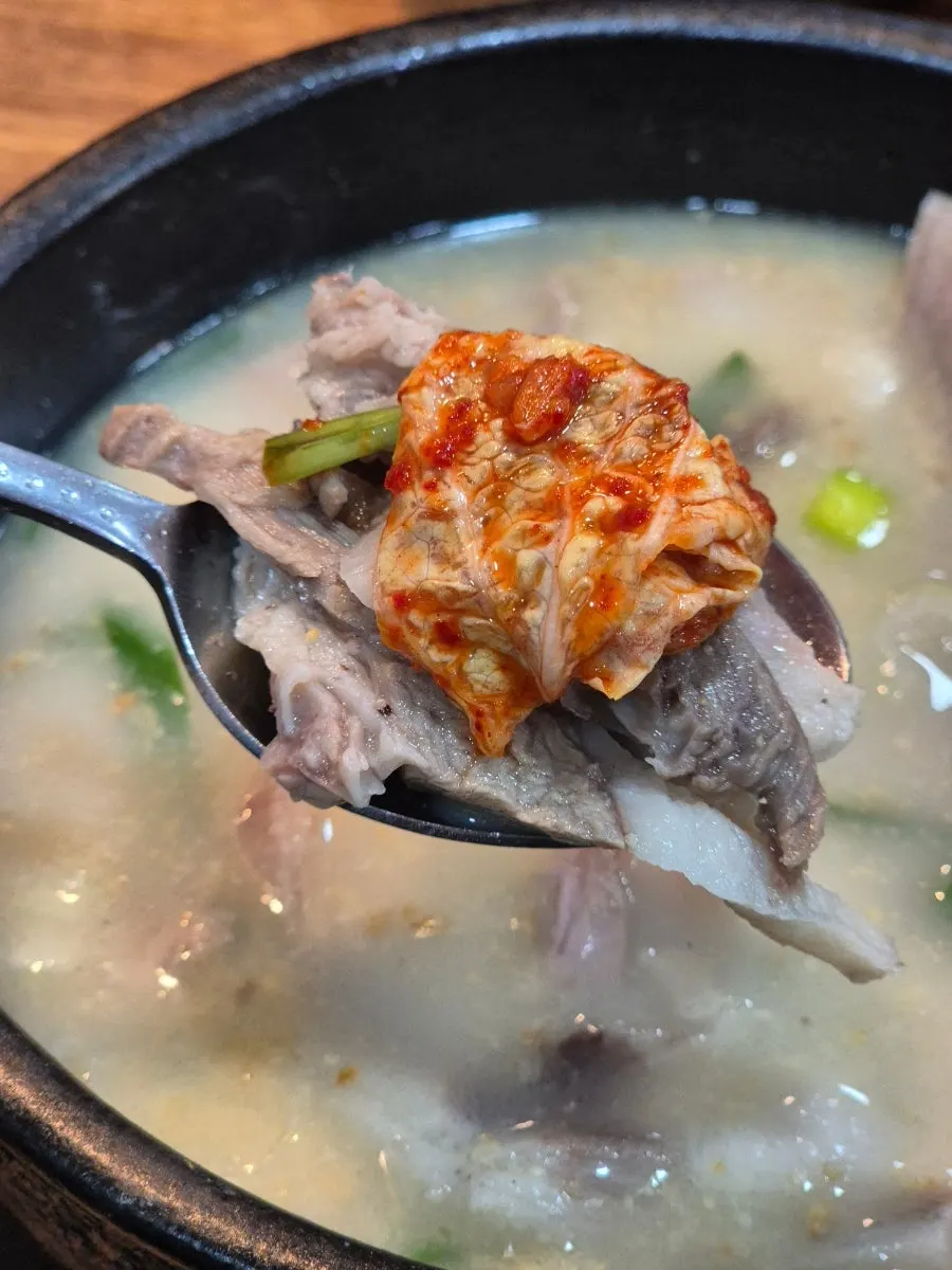 Headmeat topped with salted shrimp