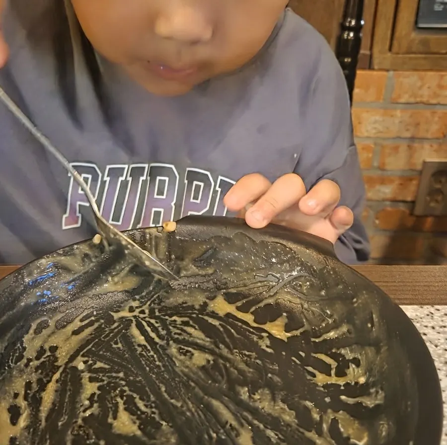 싹싹 비운 치즈카레라이스 그릇