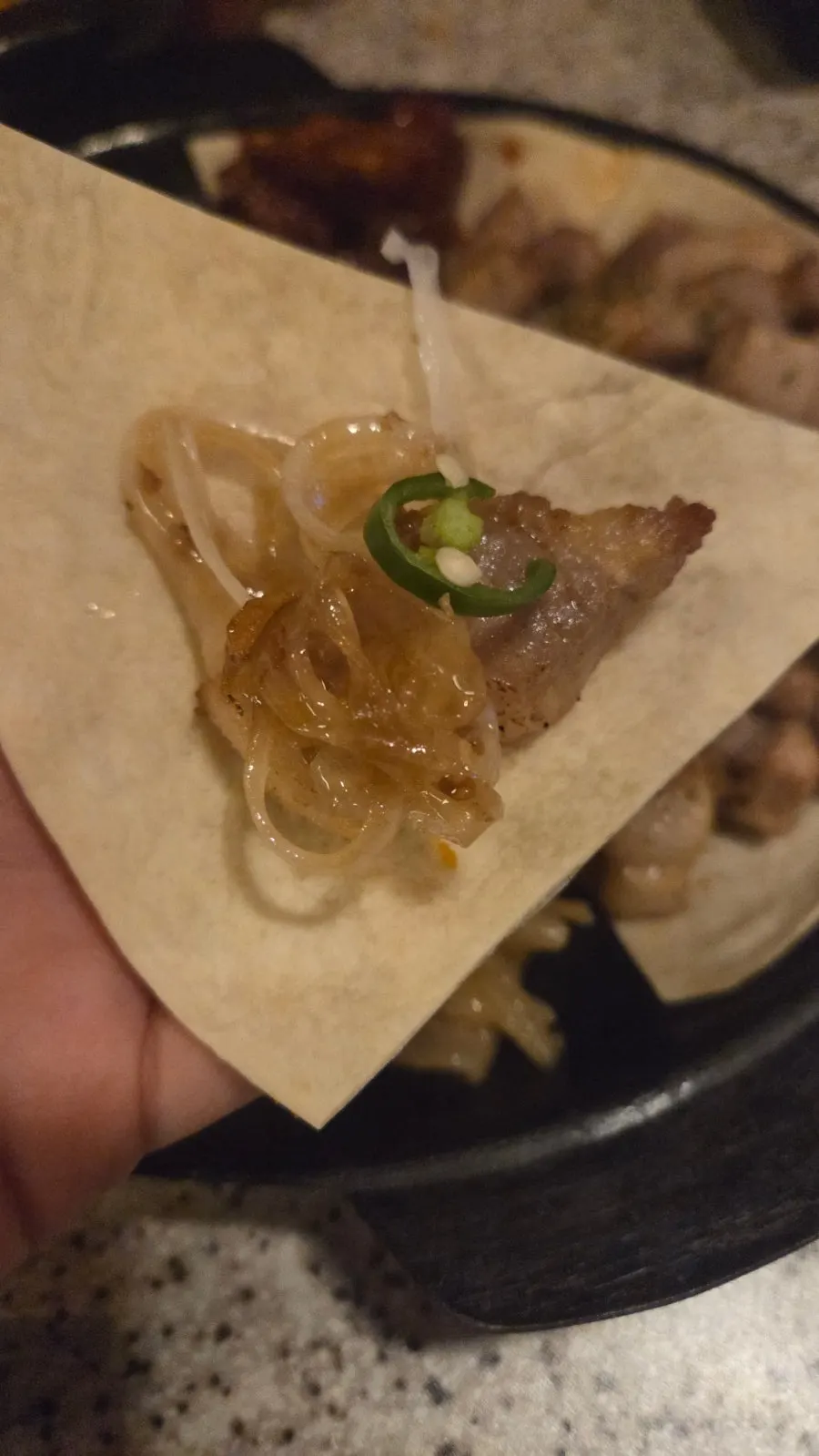 바삭하게 조리된 껍데기