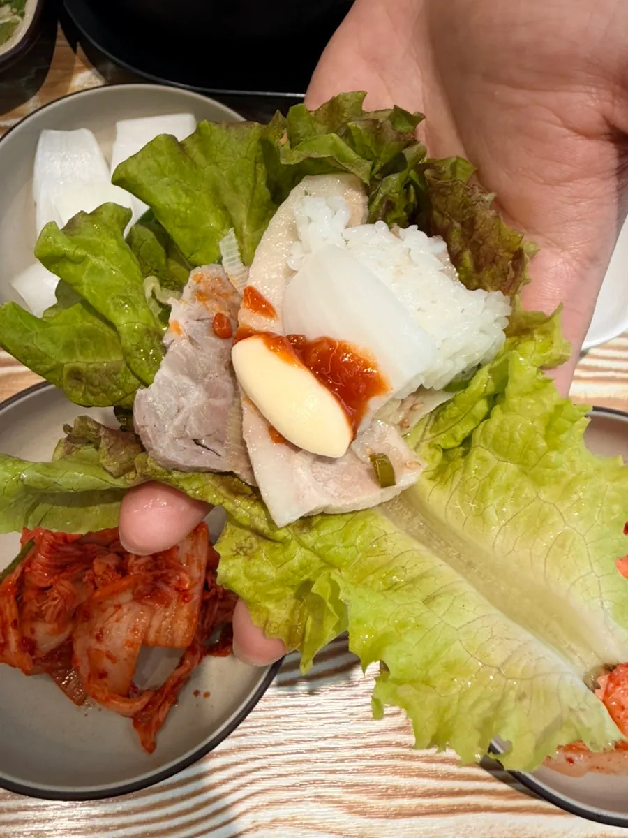 파를 듬뿍 올린 국밥 국물