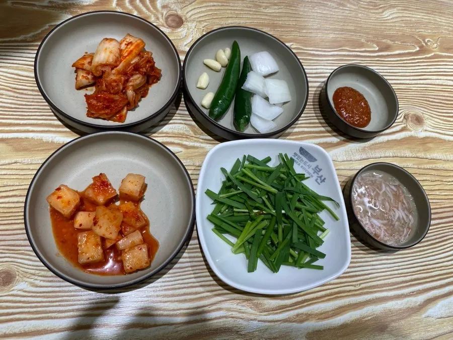 Basic side dishes served after ordering