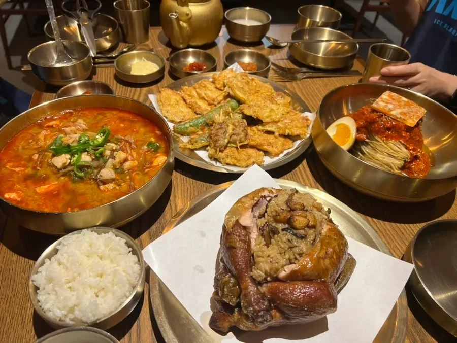 자가제면 막국수와 막걸리 한상