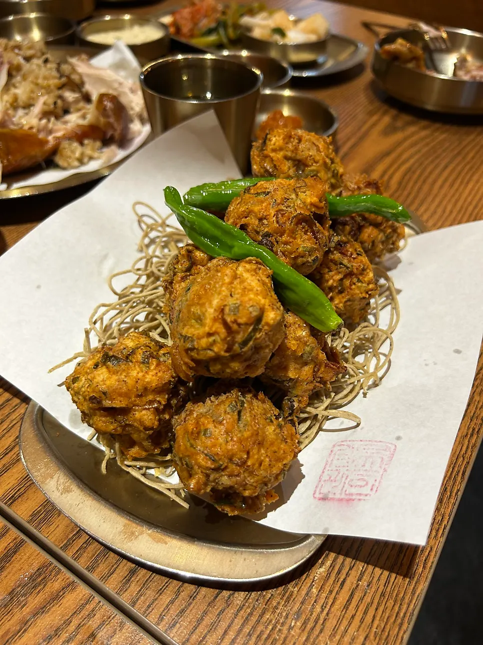 Gyeryugwan's fried chicken gizzard with scallion