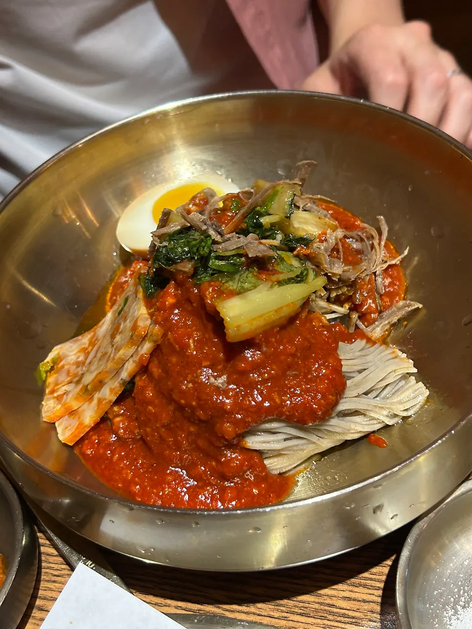 A bowl of Gyeryugwan's doenjang meat makguksu