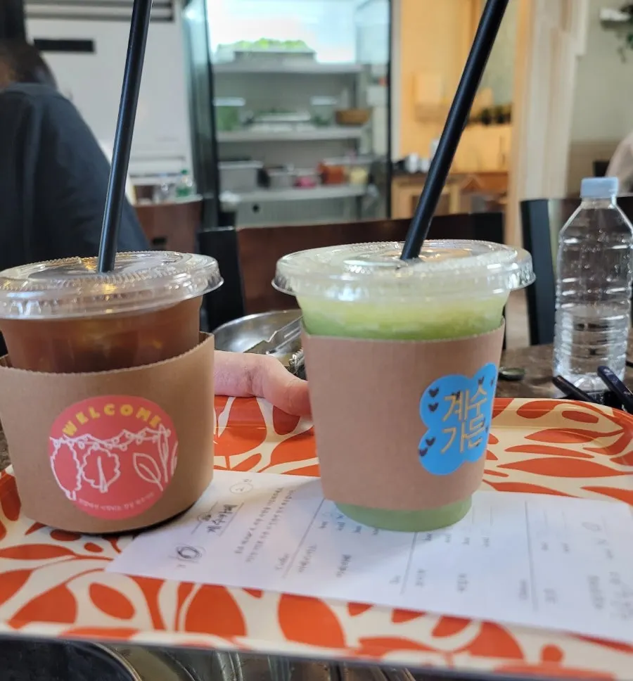 Signage for complimentary post-meal drink options