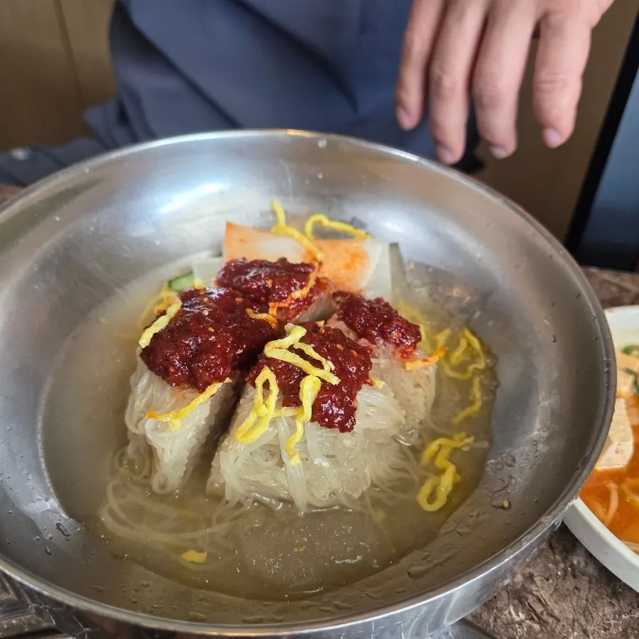 A bowl of bibim naengmyeon at Gyesu Garden