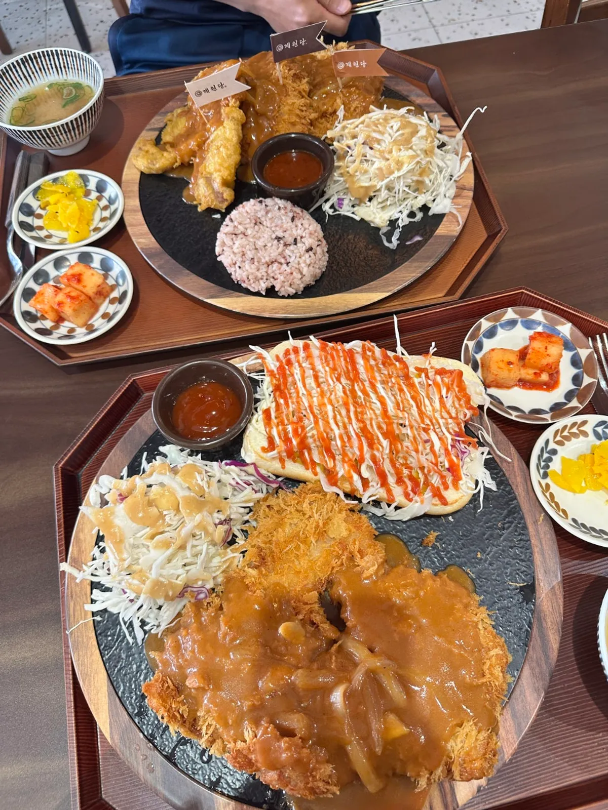 Chicken cutlet, the signature dish at Gyewondang Ingye Branch