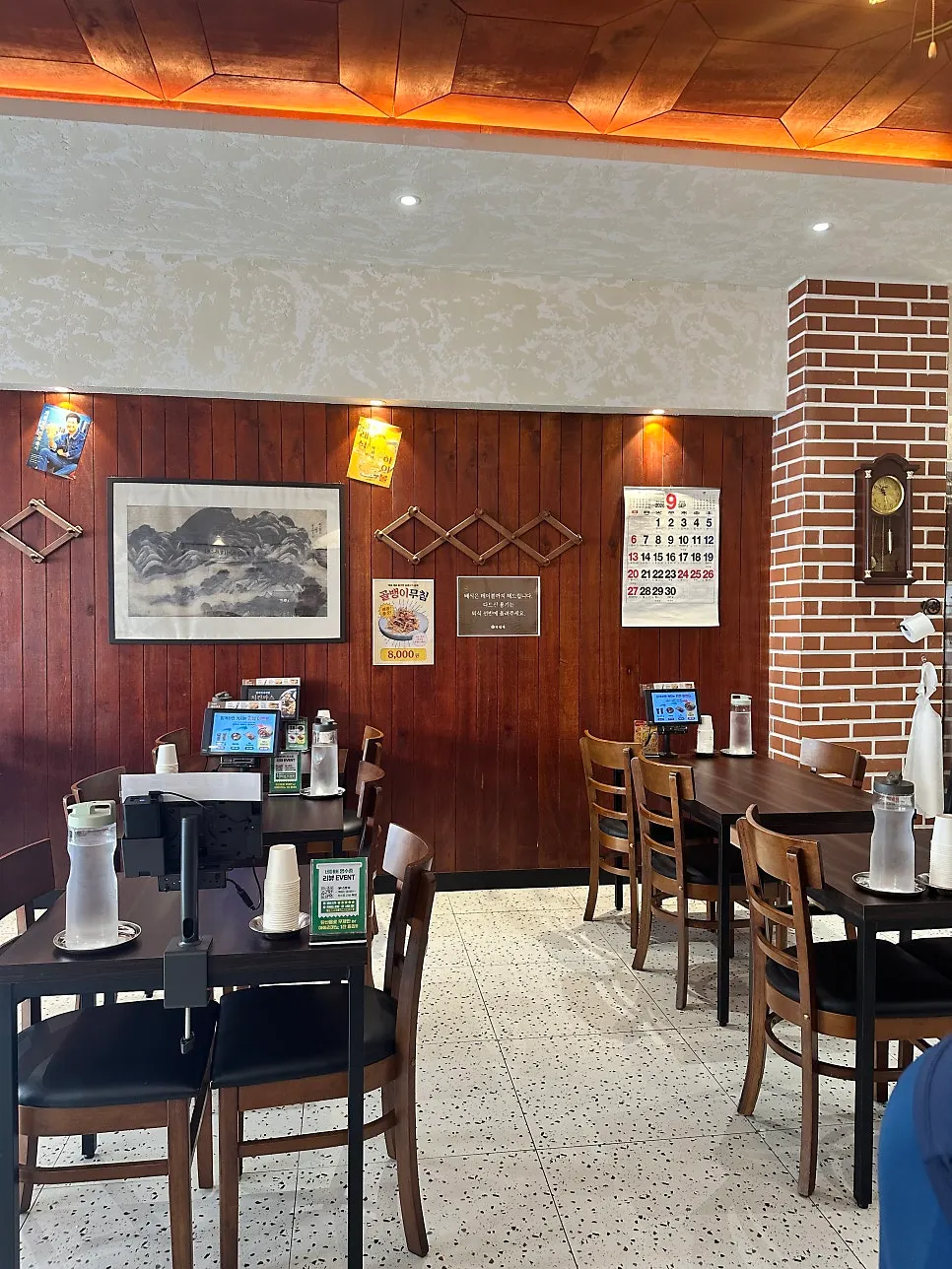 Overview of seating at Gyewondang Ingye Branch