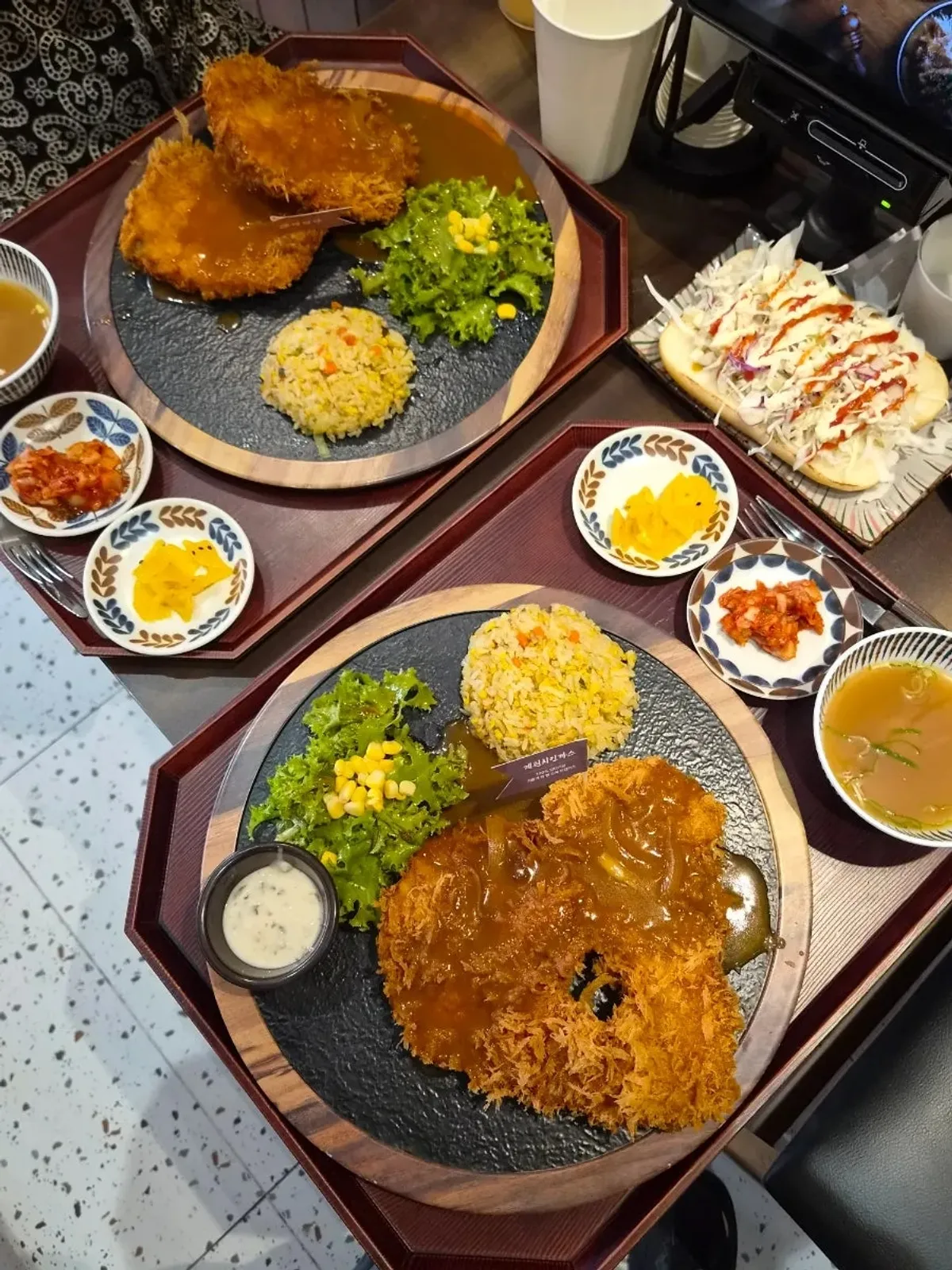 계원치킨까스와 수제등심돈까스 한 상 차림