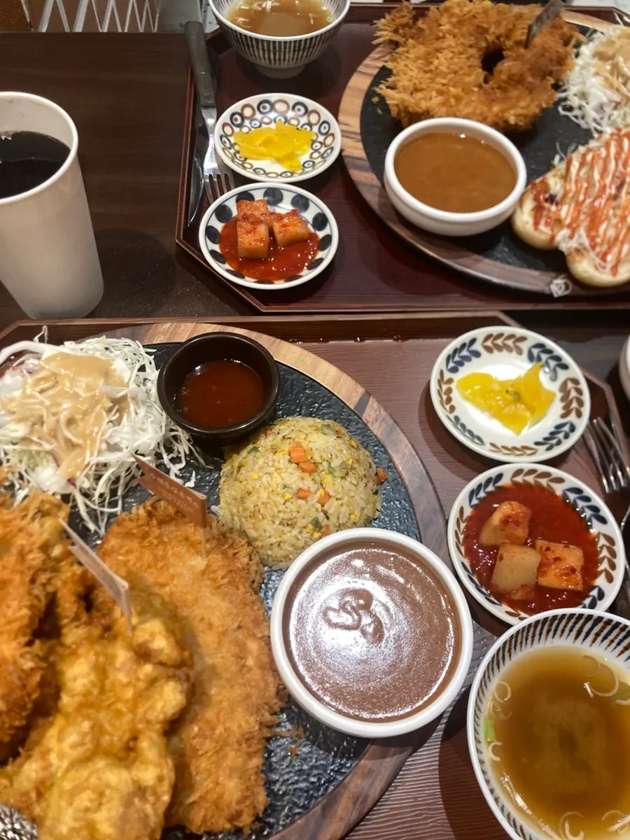 치킨까스를 넣은 핫도그번