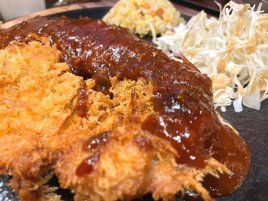 매운치킨까스 소스 클로즈업
