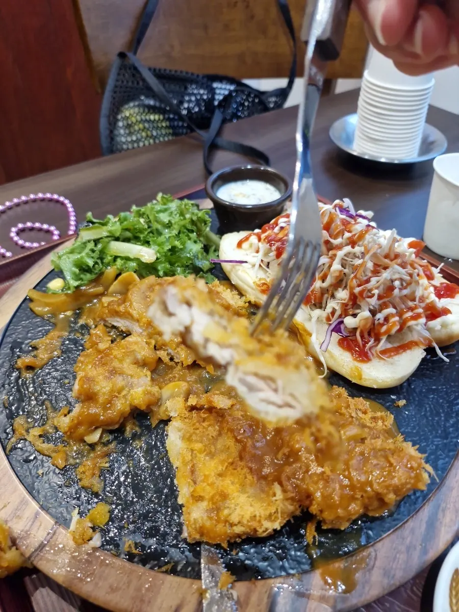 Full spread of the Gyewondang set meal
