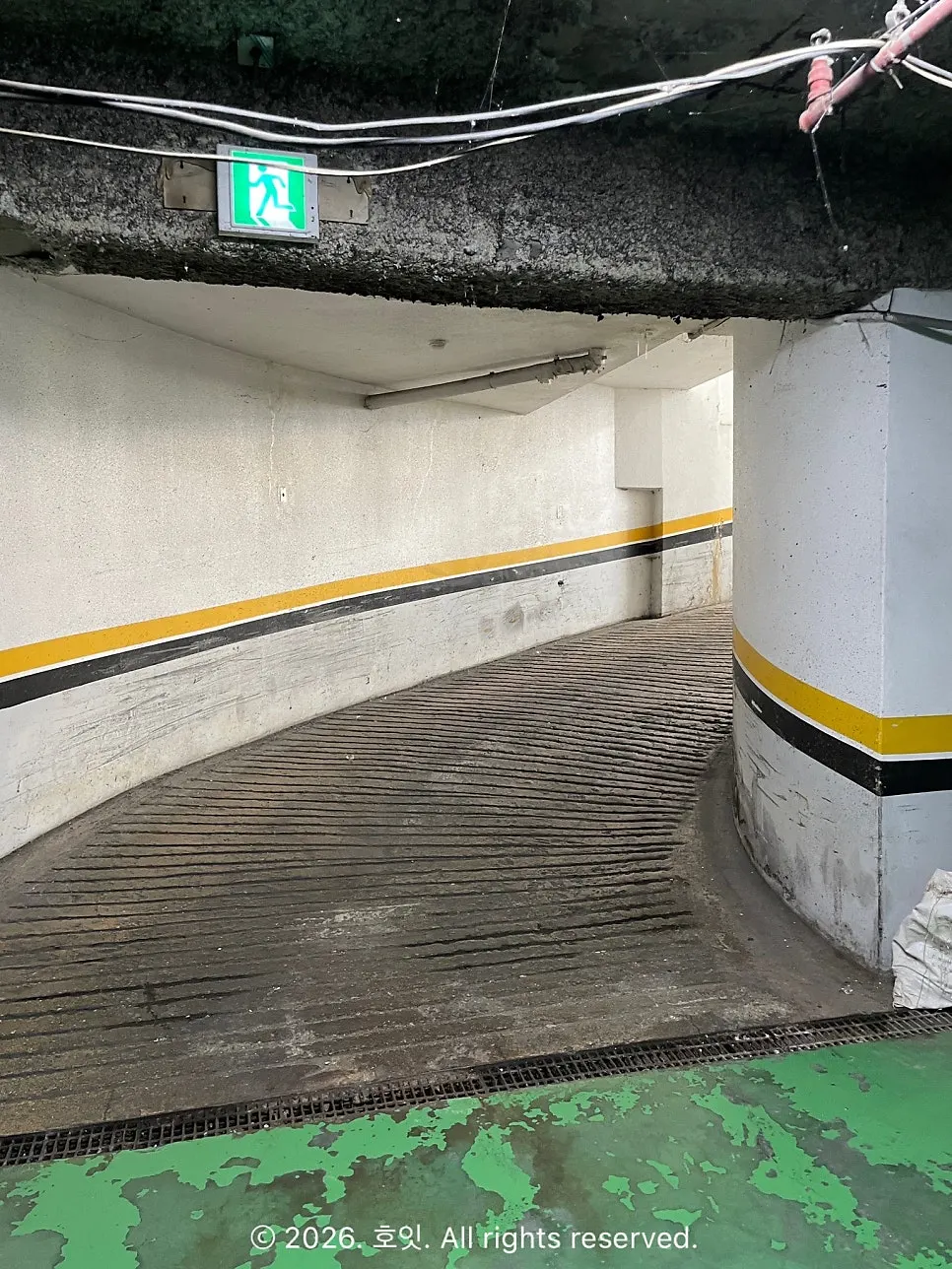 Basement parking lot at the Gyewondang Ingye Branch building