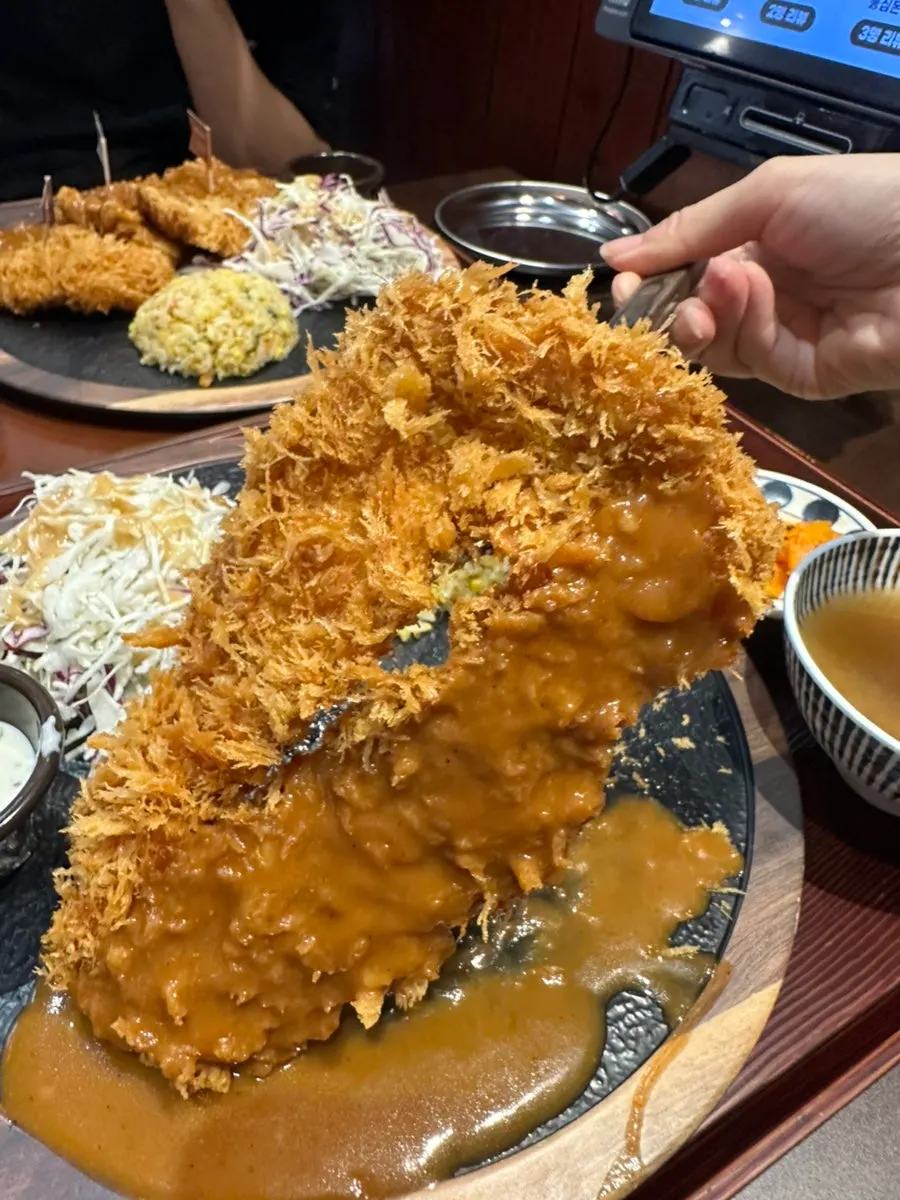 Table setting at Gyewondang