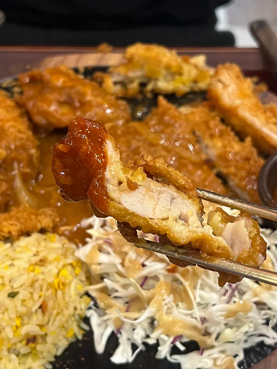 프라이드치킨스테이크 한 조각