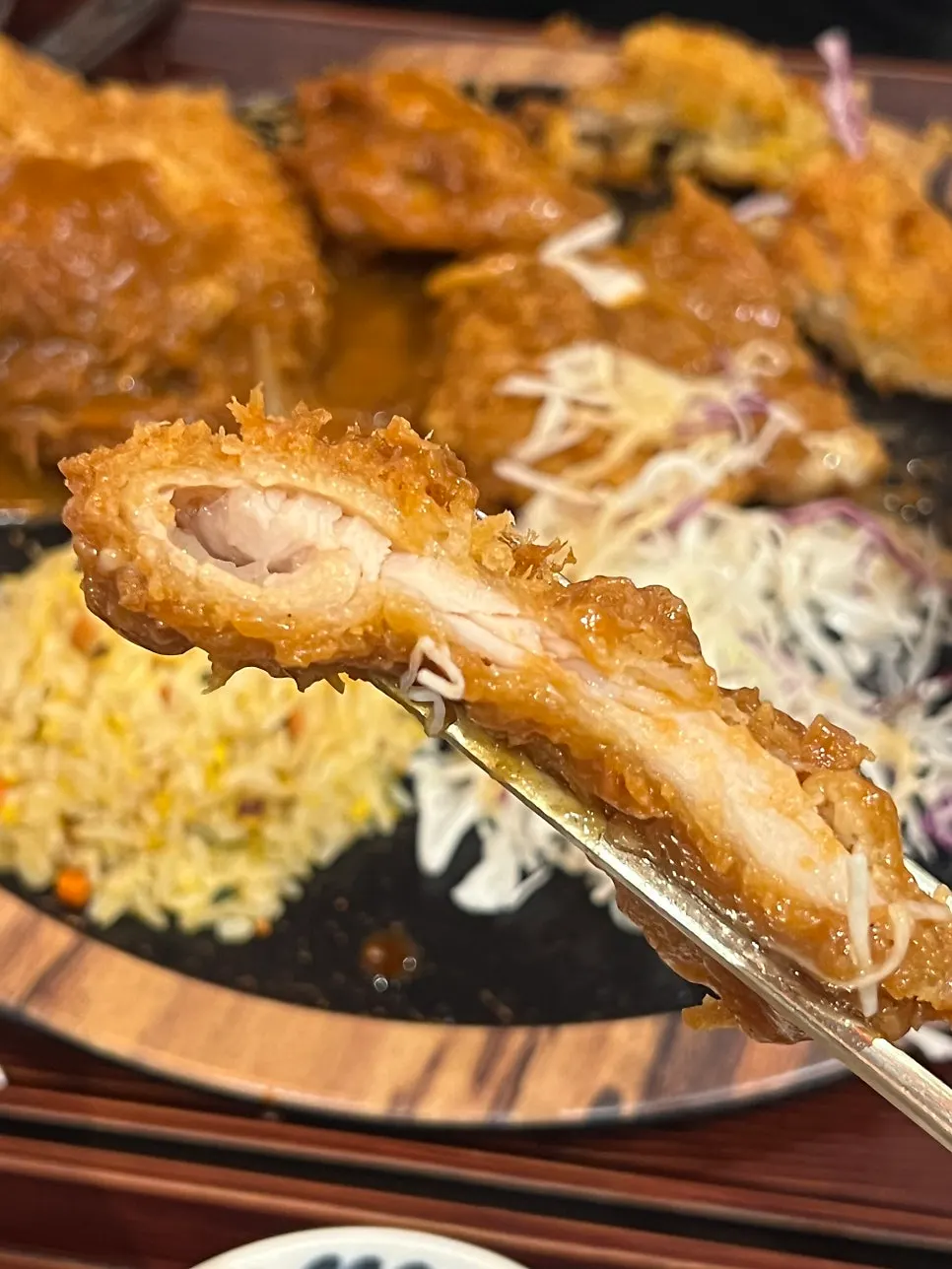도톰한 수제등심돈까스 조각