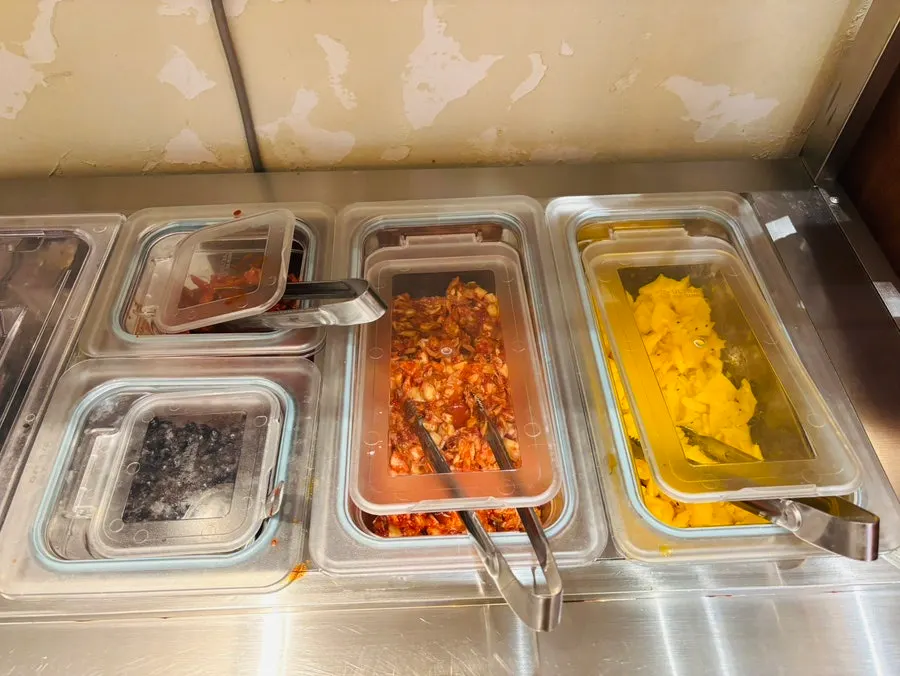 두 사람분으로 차려진 계원당 반상 테이블