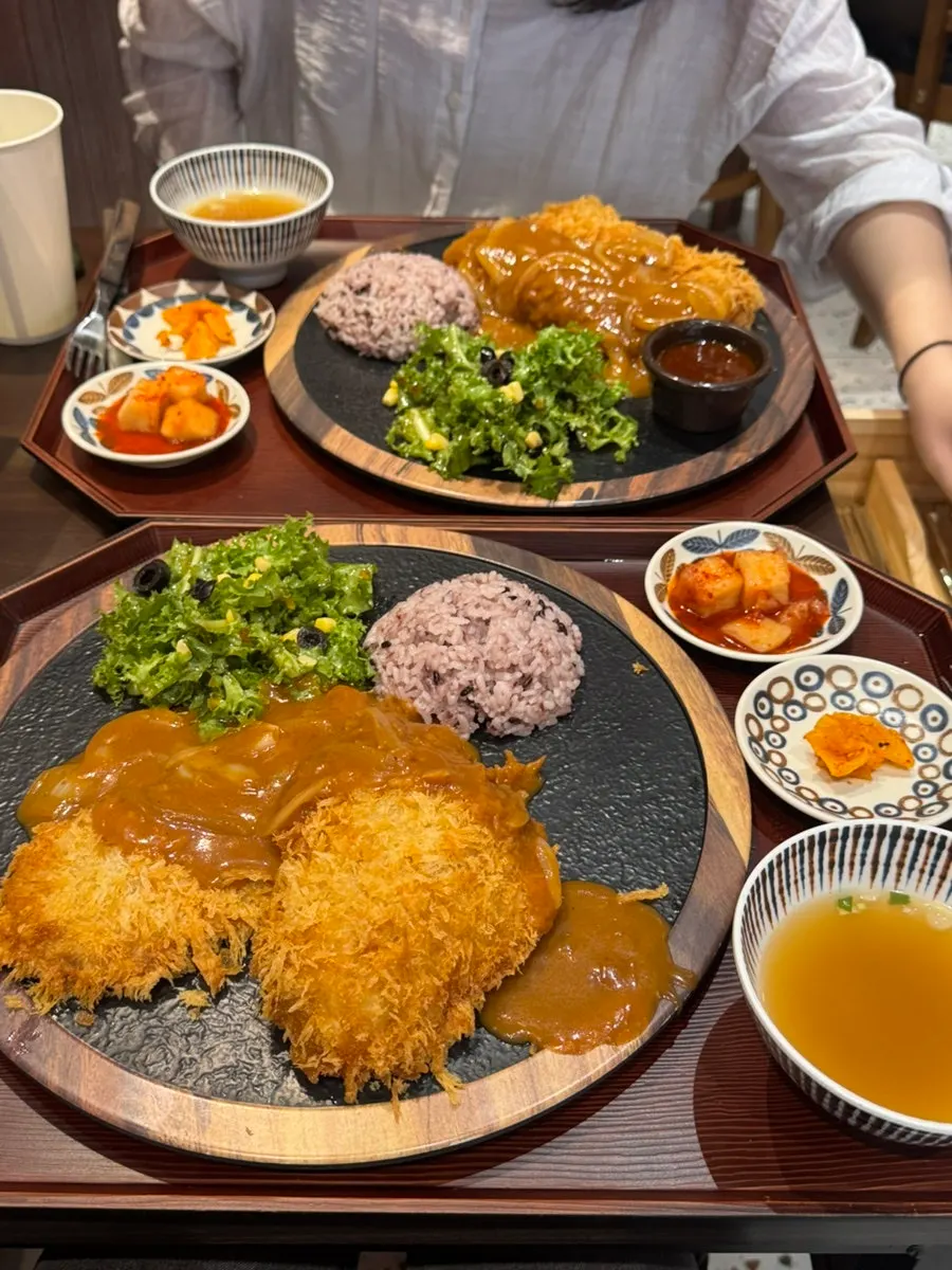 소스 넉넉한 수제등심돈까스