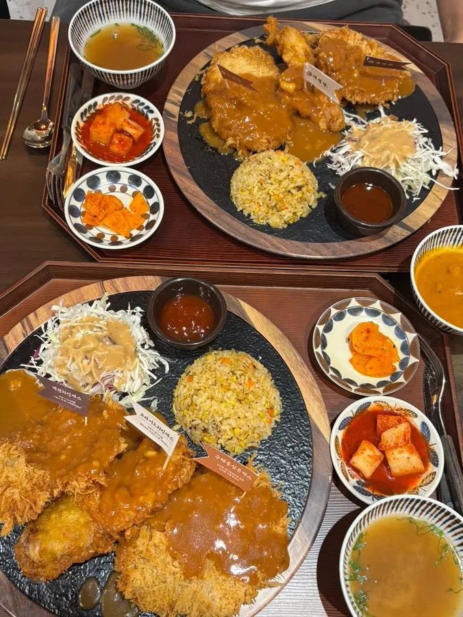 치킨까스·프라이드치킨까스·수제등심돈까스가 담긴 계원정식