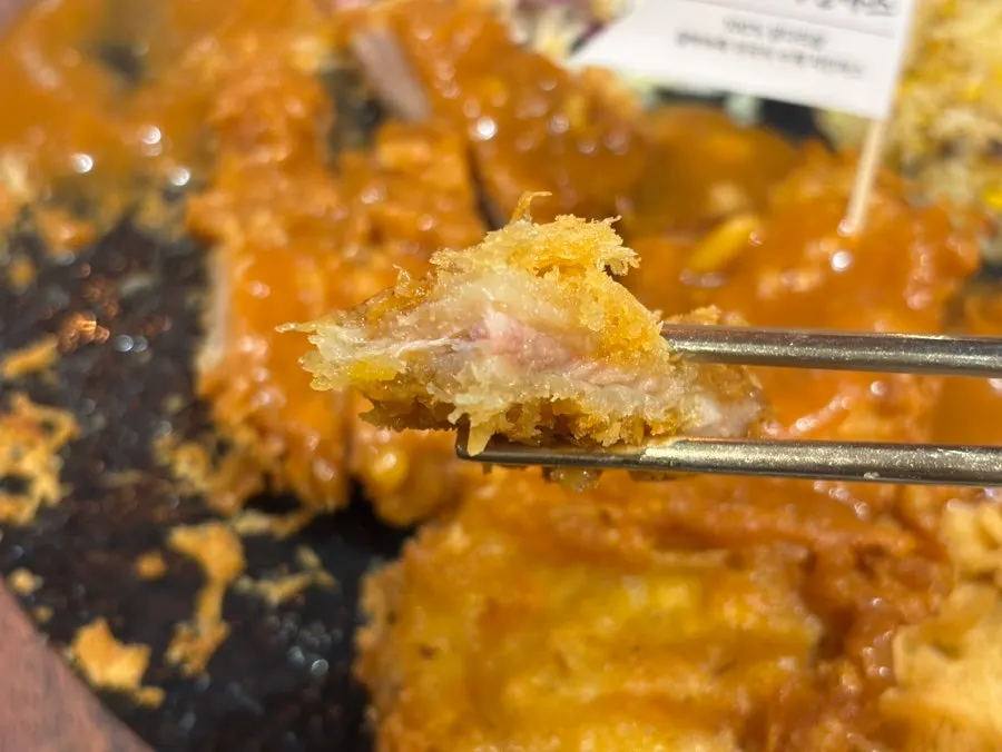 통닭다리살로 만든 계원당 치킨까스 단면