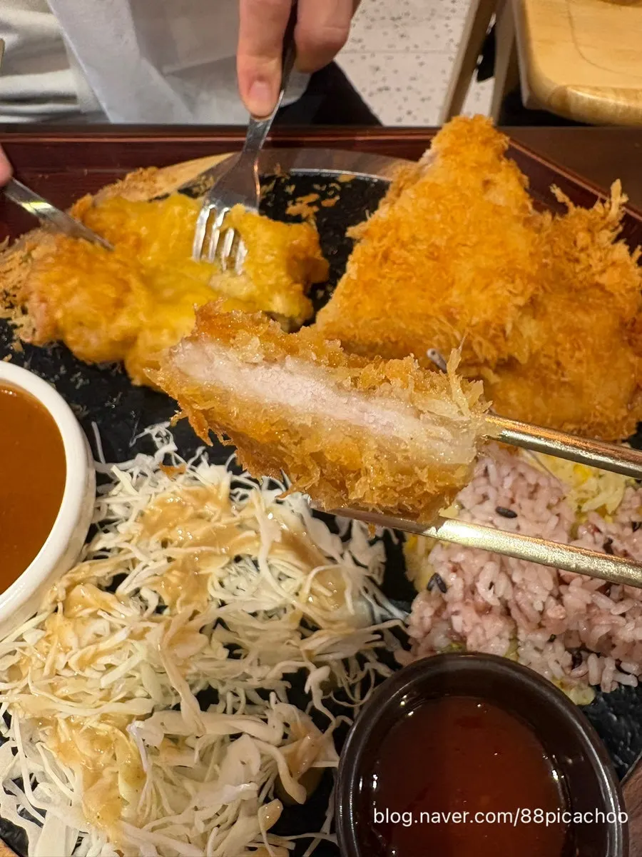 A piece of pork cutlet at Gyewondang