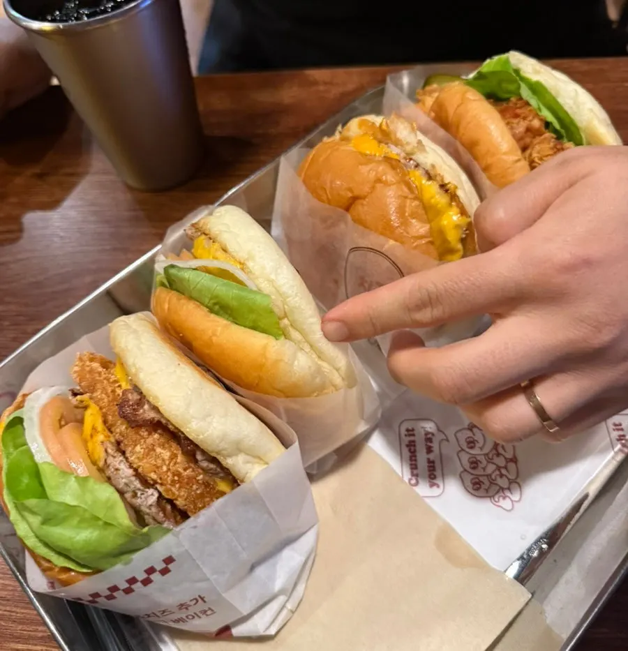 Handmade burger and potato chips