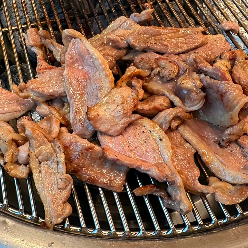 숯불에 굽는 생오리숯불구이