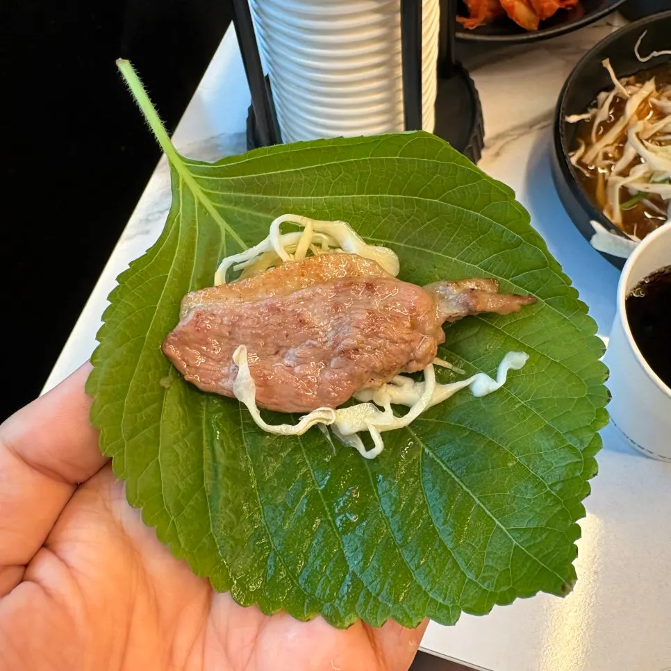 구워진 생오리숯불구이