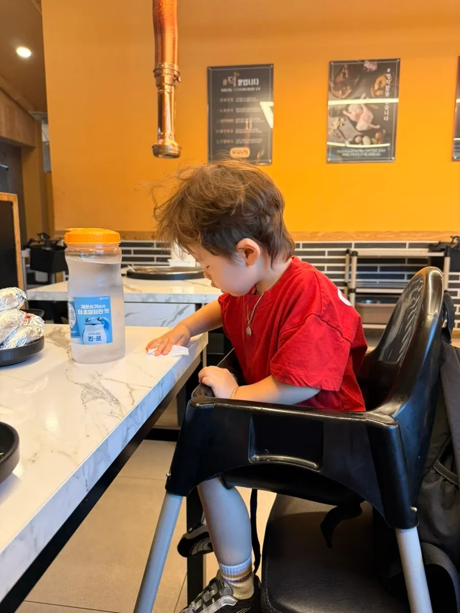 High chairs and children’s tableware