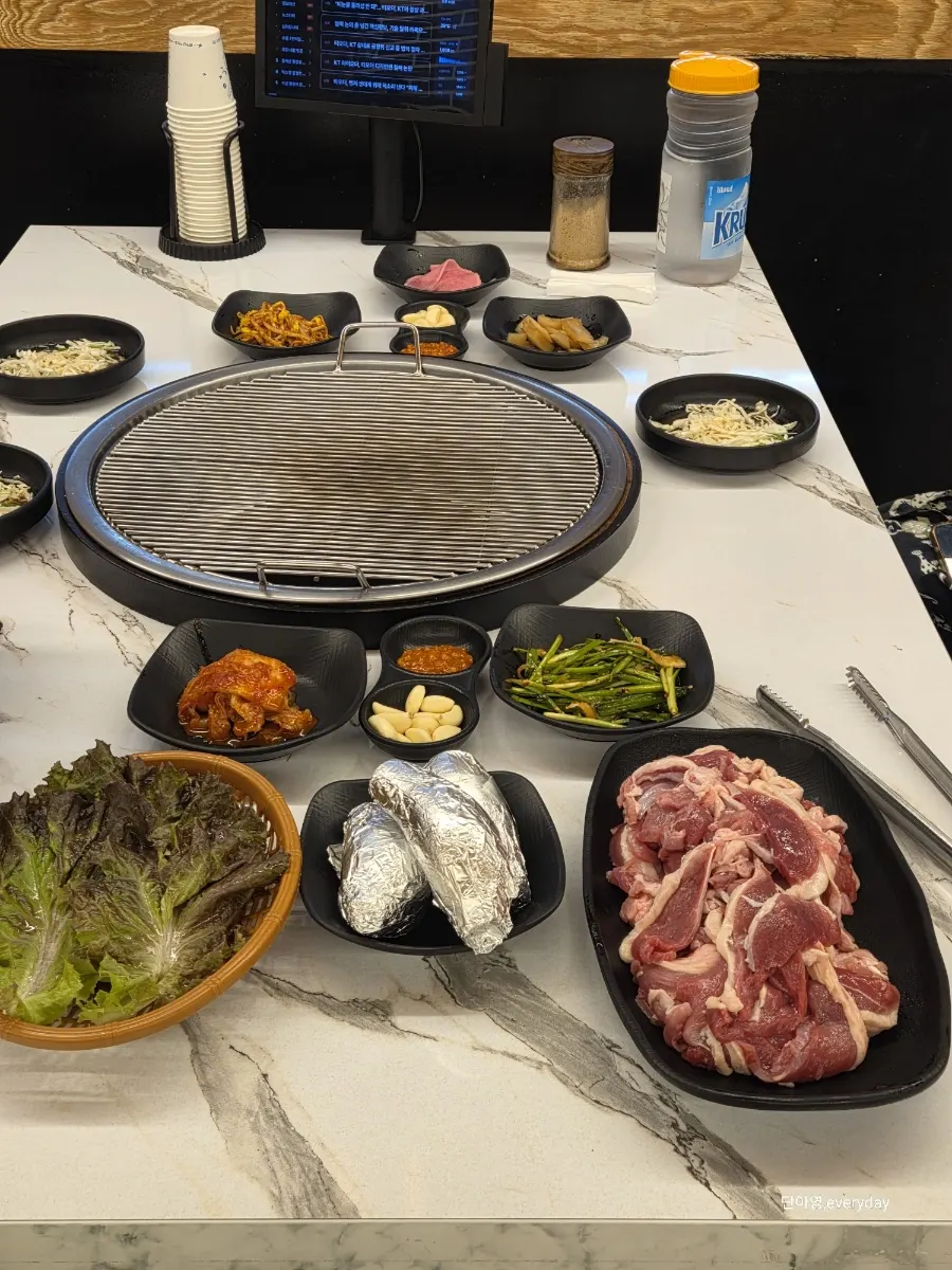 숯불에 넣어 먹는 고구마