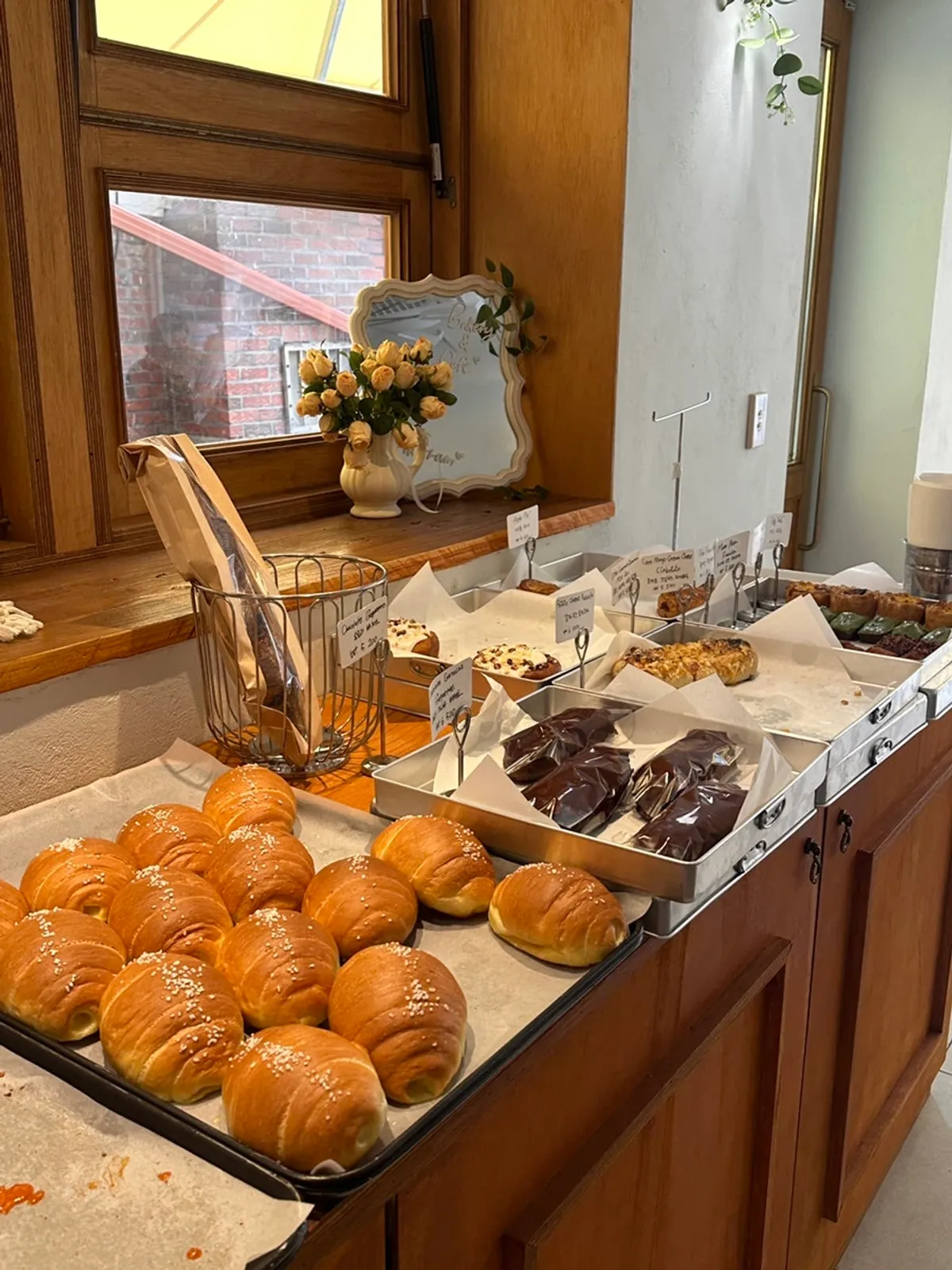 Dalgeuraem's drinks and bakery menu