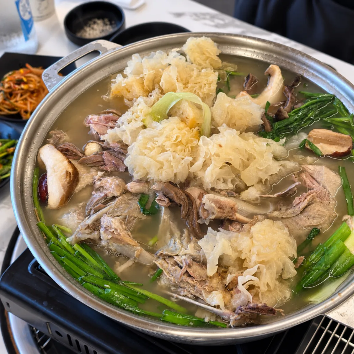 뜨끈한 보양식을 찾은 방문 대표 사진