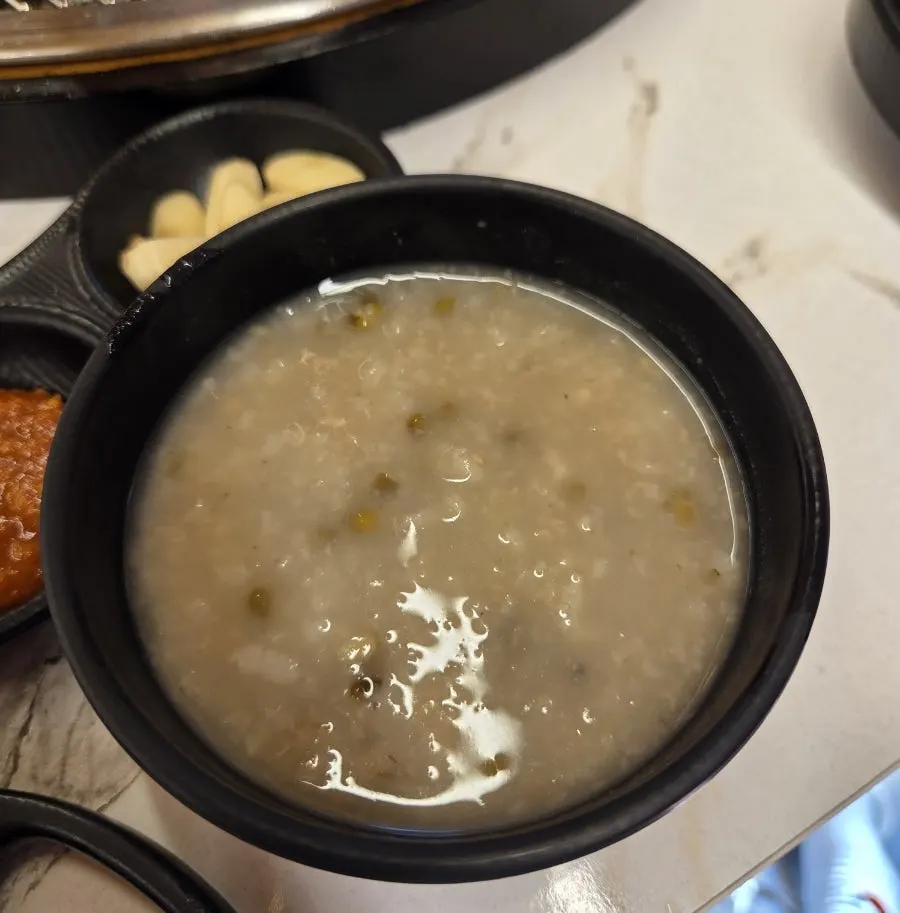 Free mung bean porridge ordered from the kiosk