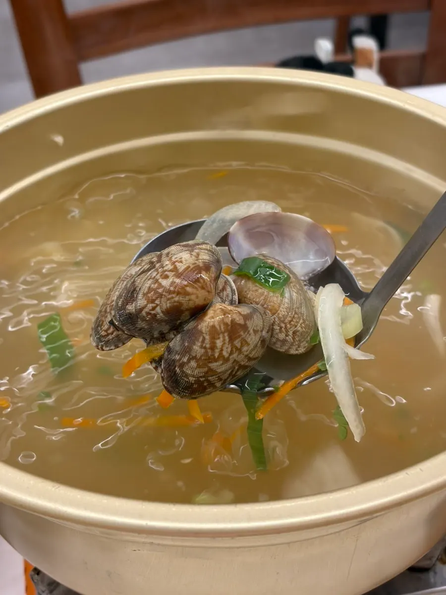 Assorted mulhoe order and clam soup