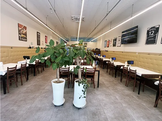 Spacious, clean interior of Muirang Mulhoerang
