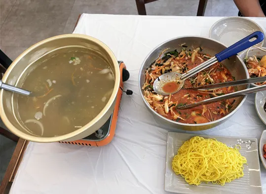 Complimentary clam soup with a 2-person assorted mulhoe order
