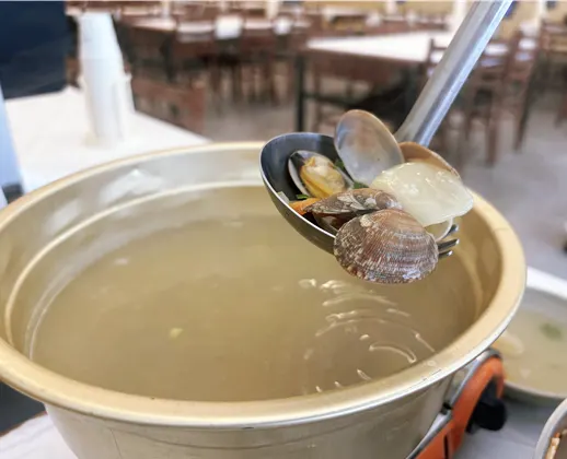 Clam soup with clams and sujebi dough pieces