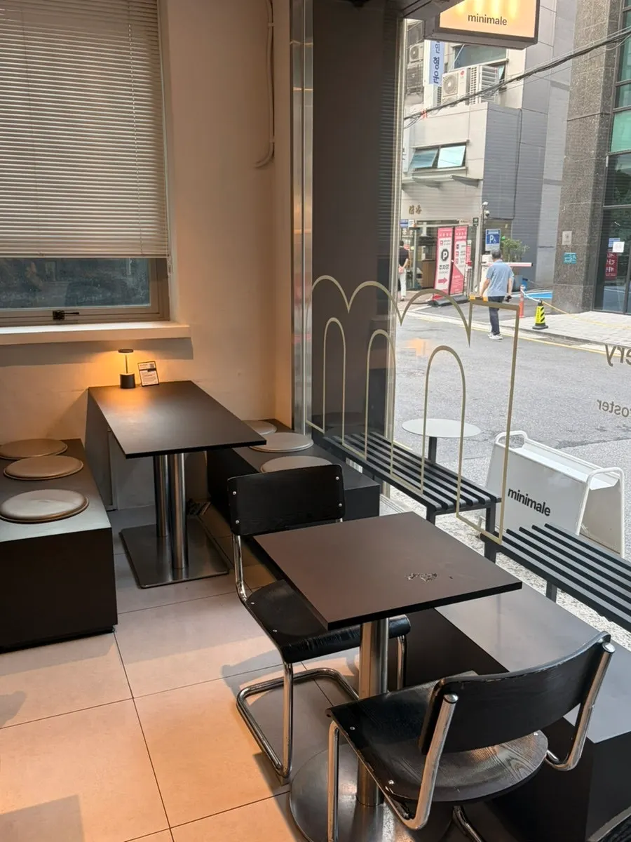 Interior of Mini Male Seocho Gyodae Branch