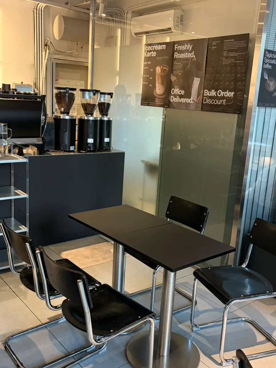 Café interior atmosphere