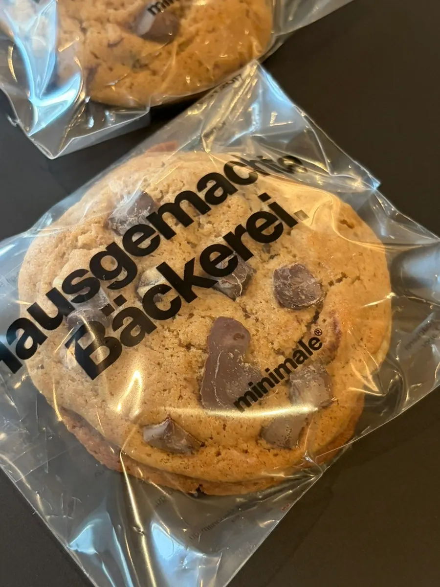 Dark chocolate chip walnut cookie